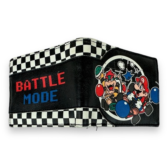 Super Mario Wallet Official Nintendo Product - Picture 3 of 5